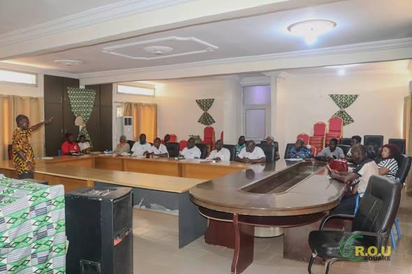 𝐕𝐈𝐄 𝐃𝐄 L&rsquo;𝐈𝐍𝐒𝐓𝐈𝐓𝐔𝐓𝐈𝐎𝐍 : 𝐑𝐄𝐍𝐅𝐎𝐑𝐂𝐄𝐌𝐄𝐍𝐓 DE 𝐂𝐀𝐏𝐀𝐂𝐈𝐓𝐄 𝐃𝐄𝐒 𝐀𝐆𝐄𝐍𝐓𝐒 𝐃𝐔 𝐒𝐄𝐑𝐕𝐈𝐂𝐄 𝐑𝐄𝐒𝐓𝐀𝐔𝐑𝐀𝐓𝐈𝐎𝐍 𝐄𝐍 𝐈𝐍𝐅𝐎𝐑𝐌𝐀𝐓𝐈𝐐𝐔𝐄