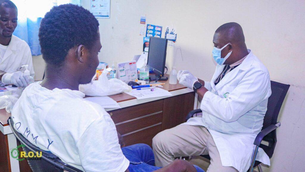 𝐀𝐂𝐓𝐈𝐕𝐈𝐓𝐄𝐒 𝐏𝐇𝐘𝐒𝐈𝐐𝐔𝐄𝐒 𝐄𝐓 𝐒𝐏𝐎𝐑𝐓𝐈𝐕𝐄𝐒 : 𝐃𝐄𝐁𝐔𝐓 𝐃𝐄 𝐋𝐀 𝐕𝐈𝐒𝐈𝐓𝐄 𝐌𝐄𝐃𝐈𝐂𝐀𝐋𝐄 𝐃𝐄𝐒  𝐀𝐓𝐇𝐋𝐄𝐓𝐄𝐒 𝐒𝐄𝐋𝐄𝐂𝐓𝐈𝐎𝐍𝐍𝐄𝐒  𝐏𝐎𝐔𝐑 𝐋𝐄𝐒 𝐉𝐄𝐔𝐗 𝐔𝐍𝐈𝐕𝐄𝐑𝐒𝐈𝐓𝐀𝐈𝐑𝐄𝐒